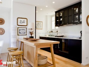 Cách dùng nhựa dán sàn có keo dán sẵn hay có keo tự dính