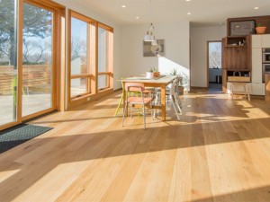 Giá sàn nhựa dán keo có gì mới trong 2020?