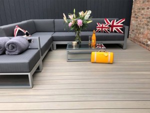 [Review] Trên tay sàn gỗ Ultra Awood: sàn gỗ ngoài trời có màng bảo vệ Ultrashield tiên phong tại Việt Nam