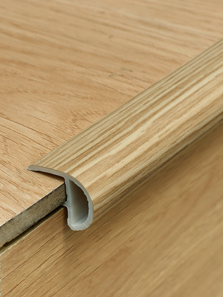 Nẹp nhựa cầu thang CKT013 Nẹp nhựa cầu thang CKT013