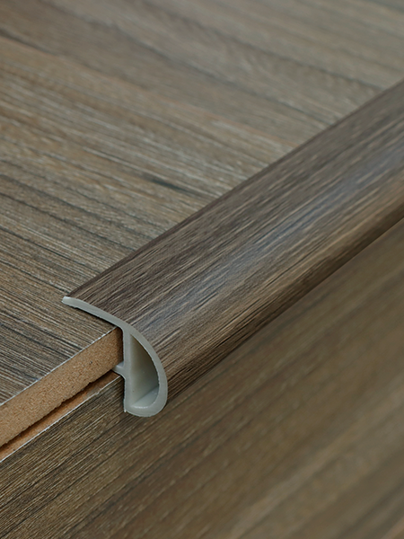 Nẹp nhựa cầu thang CKT018 Nẹp nhựa cầu thang CKT018