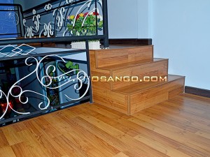 Cầu thang gỗ công nghiệp