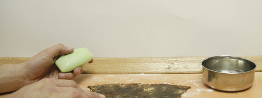 Làm thế nào để loại bỏ vết ố mốc từ sàn gỗ